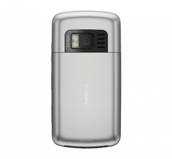 Nokia C6-01 mierzy 13,9 mm grubości, zaś waży 131 gramów