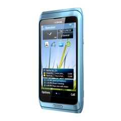 Aluminiowa, kolorowa Nokia E7 to jeden z najładniejszych smartfonów na rynku.