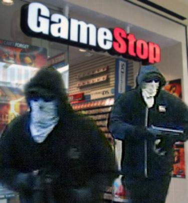 Dwóch uzbrojonych złodziei, ukradło 100 kopii CoD: Black Ops