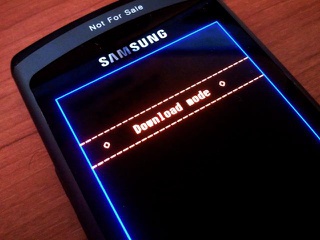 Samsung S8500 w trybie Download mode.