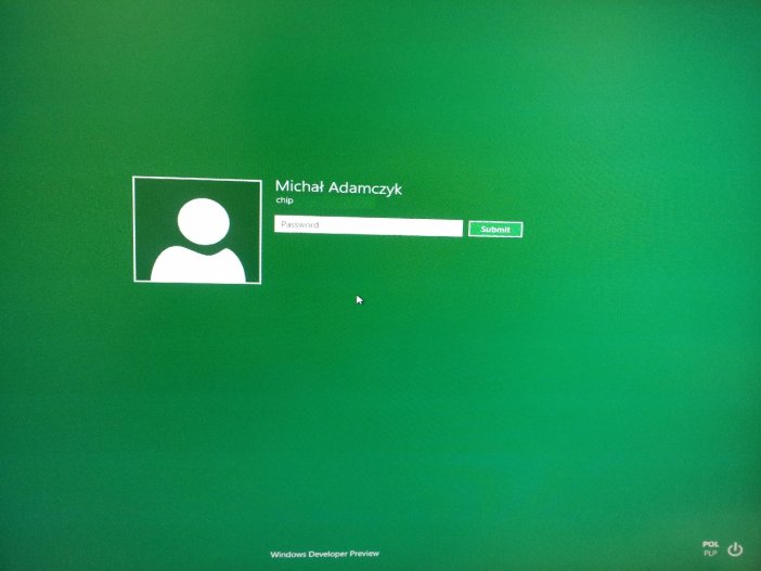 Zielono mi. Także podczas logowania do systemu. Oczywiście, ikonkę można podmienić.