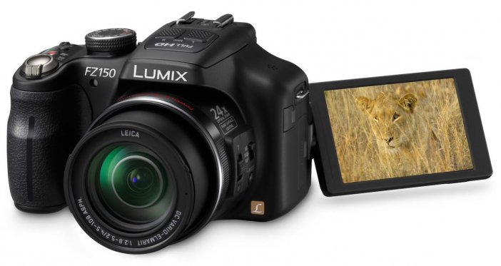Nowy Lumix jest wyposażony w 3-calowy wyświetlacz o rozdzielczości 460 000 pikseli, który można wychylać w dwóch płaszczyznach.