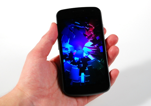 Galaxy Nexus: wyświetlacz rządzi!