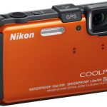 AW100 to debiutancki model Nikona w klasie wzmocnionych aparatów kompaktowych.