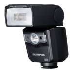 Jako dodatkowe akcesorium można nabyć mocną lampę błyskową FL-600R. Przy ISO 100 jej liczba przewodnia wynosi 36, zaś przy ISO 200 – 50. Zintegrowana dioda LED służy do doświetlania kadru podczas filmowania.