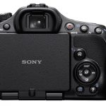 Aby chronić wyświetlacz, kiedy nie jest używany, możemy odwrócić go przodem w stronę obudowy.