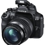 Fotografując w słabym świetle możemy skorzystać z funkcji łączenia sąsiadujących pikseli o tej samej barwie, obniżając w ten sposób poziom szumu. Podobny trik umożliwia robienie zdjęć o rozszerzonym zakresie dynamiki – aparat może ustawić różny czas ekspozycji dla sąsiadujących pikseli.