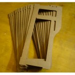 W kartonie wycinany jest specjalny kształt, tak aby nic się nie zmarnowało.