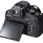 Elektroniczny wizjer ma bardzo wysoką rozdzielczość – rozwiązania o podobnej jakości nie ma w żadnym innym megazoomie.