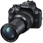 Fujifilm X-S1 ma obiektyw z potężnym 26-krotnym zoomem. Zbliżenie regulujemy ręcznie – jak w lustrzance.