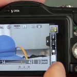 Korzystając z ekranu dotykowego, możemy zmieniać ogniskową – pod warunkiem że korzystamy z obiektywu typu PowerZoom wyposażonego w odpowiedni silnik.