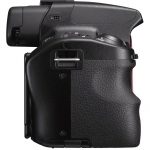 Podzespoły modelu Alpha 37 chroni dobrze wykonana obudowa z tworzywa. Gumowany uchwyt umożliwia pewne trzymanie aparatu, choć może okazać się zbyt mały dla osób o dużych dłoniach – dla nich wygodniejszy w użytkowaniu będzie większy model Alpha 57.