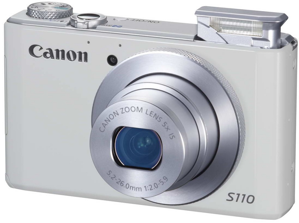 Canon PowerShot S110: Pomimo małych wymiarów Canon S110 robi zdjęcia najwyższej jakości. Gotowy do pracy aparat waży tylko 200 g i mieści się w kieszeni spodni.