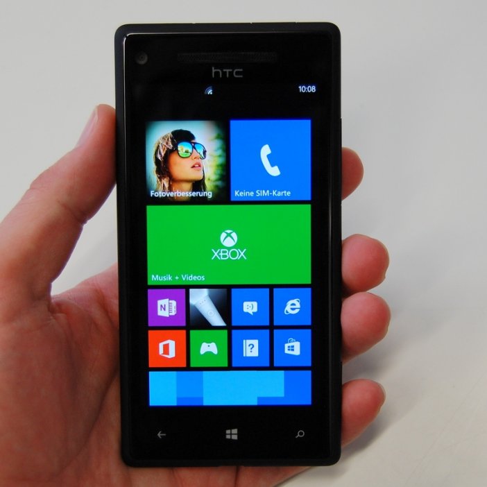 HTC Windows Phone 8X: przyjemny system z zagmatwanym menu.