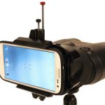 Snapzoom, czyli uniwersalna głowica służąca do mocowania smarfonów do lornetek.