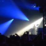 Czuły autofokus i wysoka jakość zdjęć pozwalały na skuteczne fotografowanie koncertów nawet przy słabym oświetleniu.