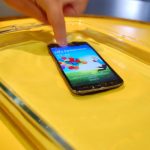 S4 Active nie boi się wody. Sterowanie funkcją filmowania w trakcie nurkowania umożliwia specjalny tryb podwodny i klawisze sprzętowe.