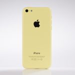 Rzut oka na tylną ściankę zdradza, że iPhone jest dosyć blady. Nie rozumiemy, dlaczego projektanci Apple'a nie zdecydowali się na bardziej odważny odcień.