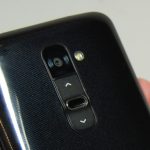 Fizyczne przyciski powędrowały na tylną ścianę. Ich obsługa jest wygodna i intuicyjna.