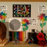 Zdjęcie laboratoryjne zarejestrowane przy sztucznym świetle: Fotografie zrobione przy sztucznym świetle mają cieplejsze kolory, ale poza tym nie odstają jakością od tych zarejestrowanych przy naturalnym świetle.