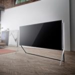 Samsung - największy zakrzywiony telewizor świata i wygięta listwa dźwiękowa.