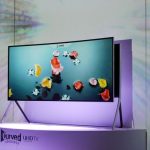 Samsung - największy zakrzywiony telewizor świata i wygięta listwa dźwiękowa.