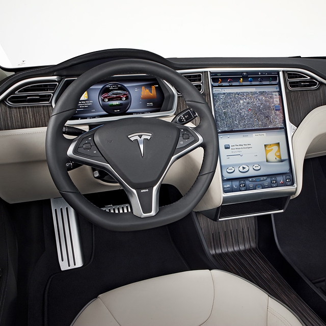 Tesla rozpoczęła sprzedaż używanych samochodów