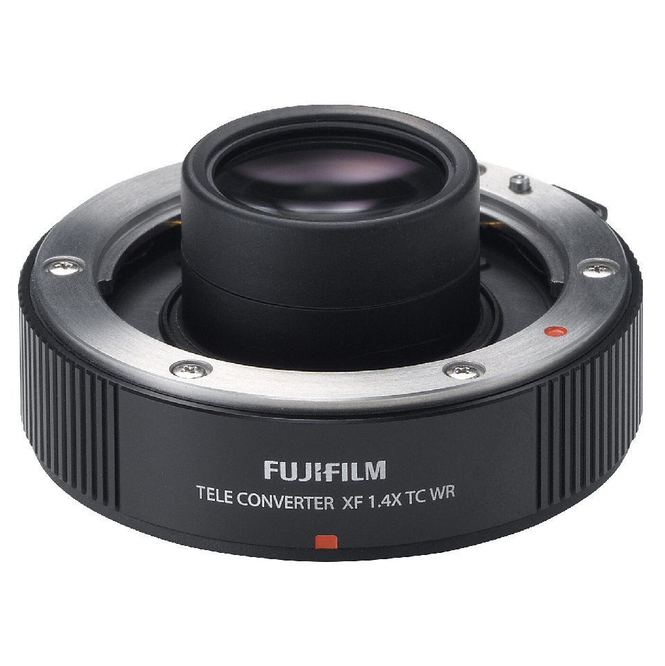 Fujifilm: nowy obiektyw i specjalny konwerter