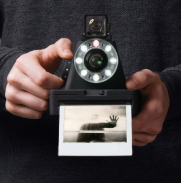 Impossible I-1 – polaroid z nowoczesnym zacięciem