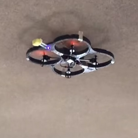 Dron, który może wylądować na ścianie lub suficie