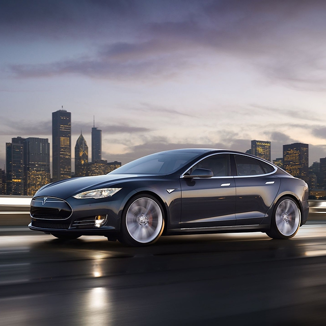 Tesla znów w sądzie: osiągi aut były zawyżone?