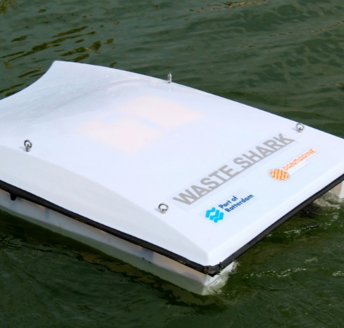 Waste Shark – dron, który zbiera śmieci na wodzie