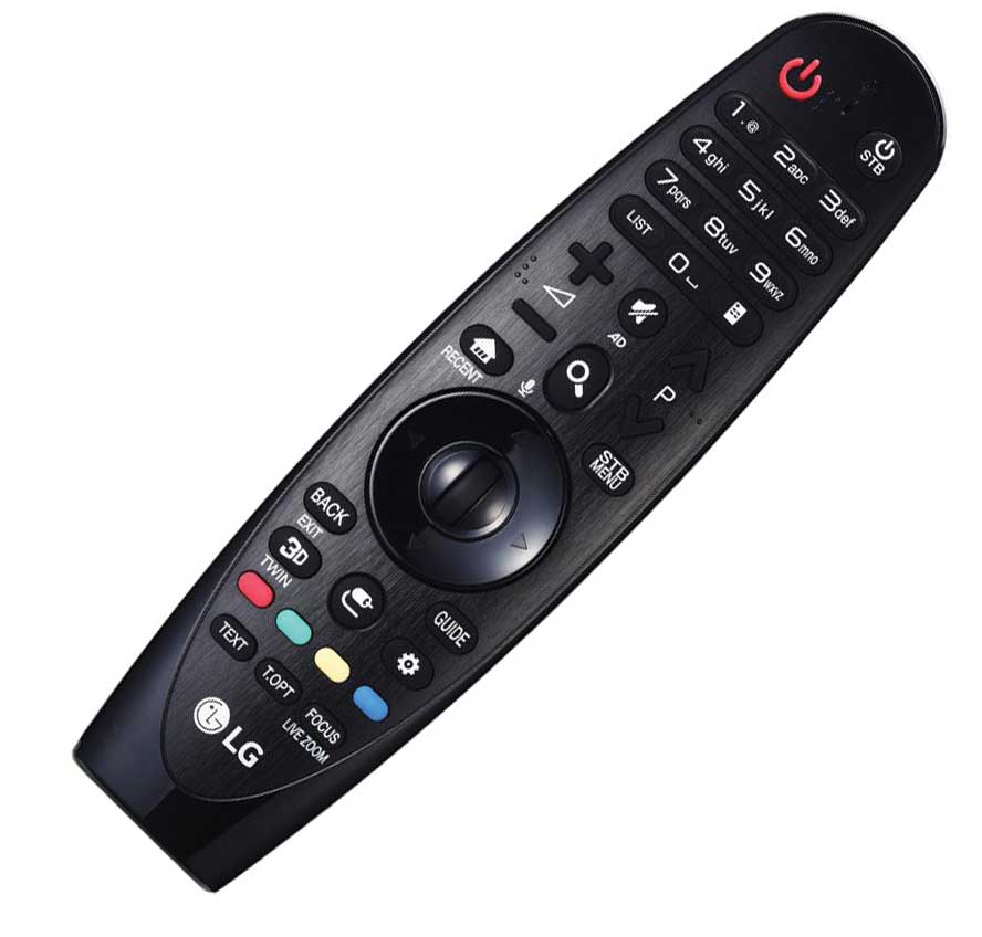 Magic Remote od LG to najbardziej zaawansowany pilot do telewizorów. Jego ruchy sterują kursorem na ekranie, a wbudowany mikrofon umożliwia głosowe sterowanie funkcjami telewizora.