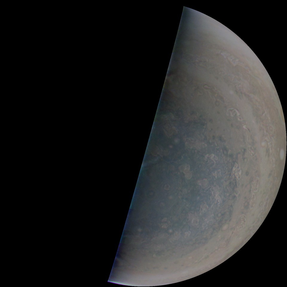 Prawdziwe, 'surowe' zdjęcie Jowisza, wykonane przez Juno 19 maja 2017 roku o 7:49 czasu uniwersalnego (fot. NASA / www.missionjuno.swri.edu)