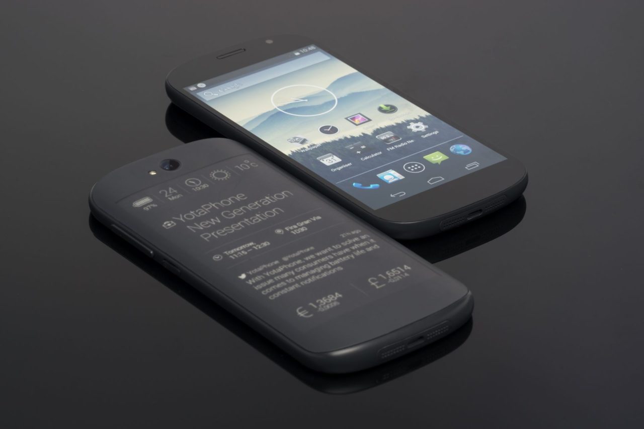 YotaPhone 3: dwa ekrany, dwie kamery, sporo pamięci