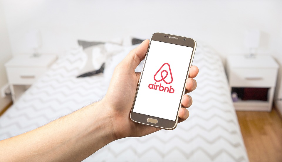 Airbnb eliminuje oszustów