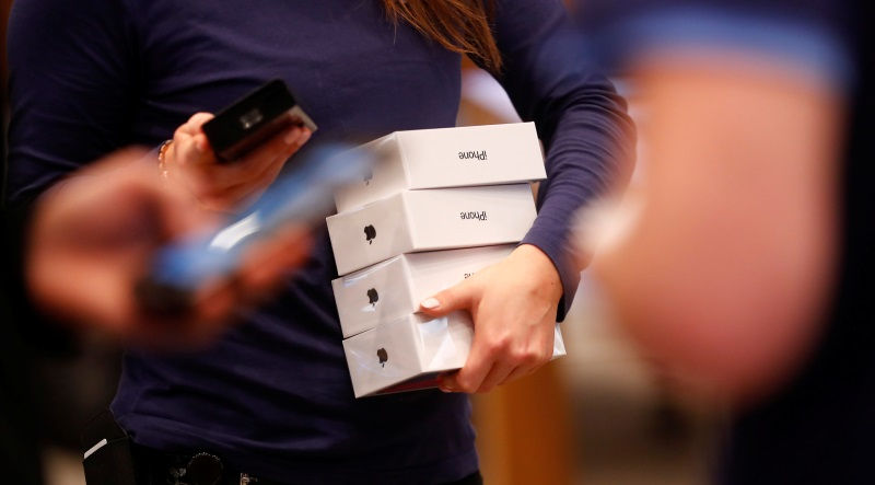 Ukradziono ponad 300 iPhone’ów X