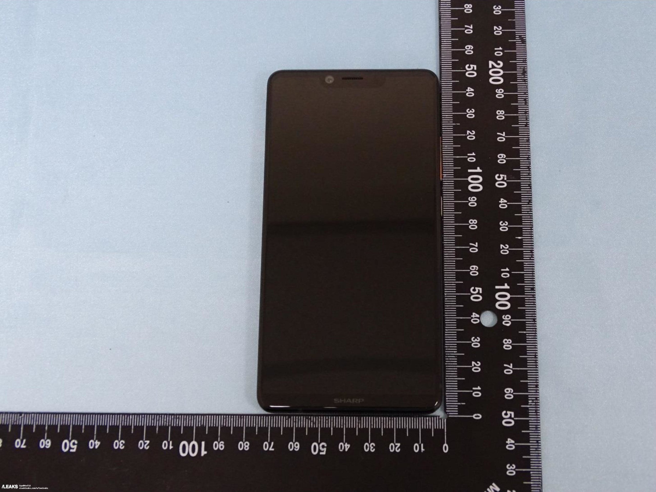 Aquos S3 – bezramkowiec Sharpa podobny do iPhone’a X?
