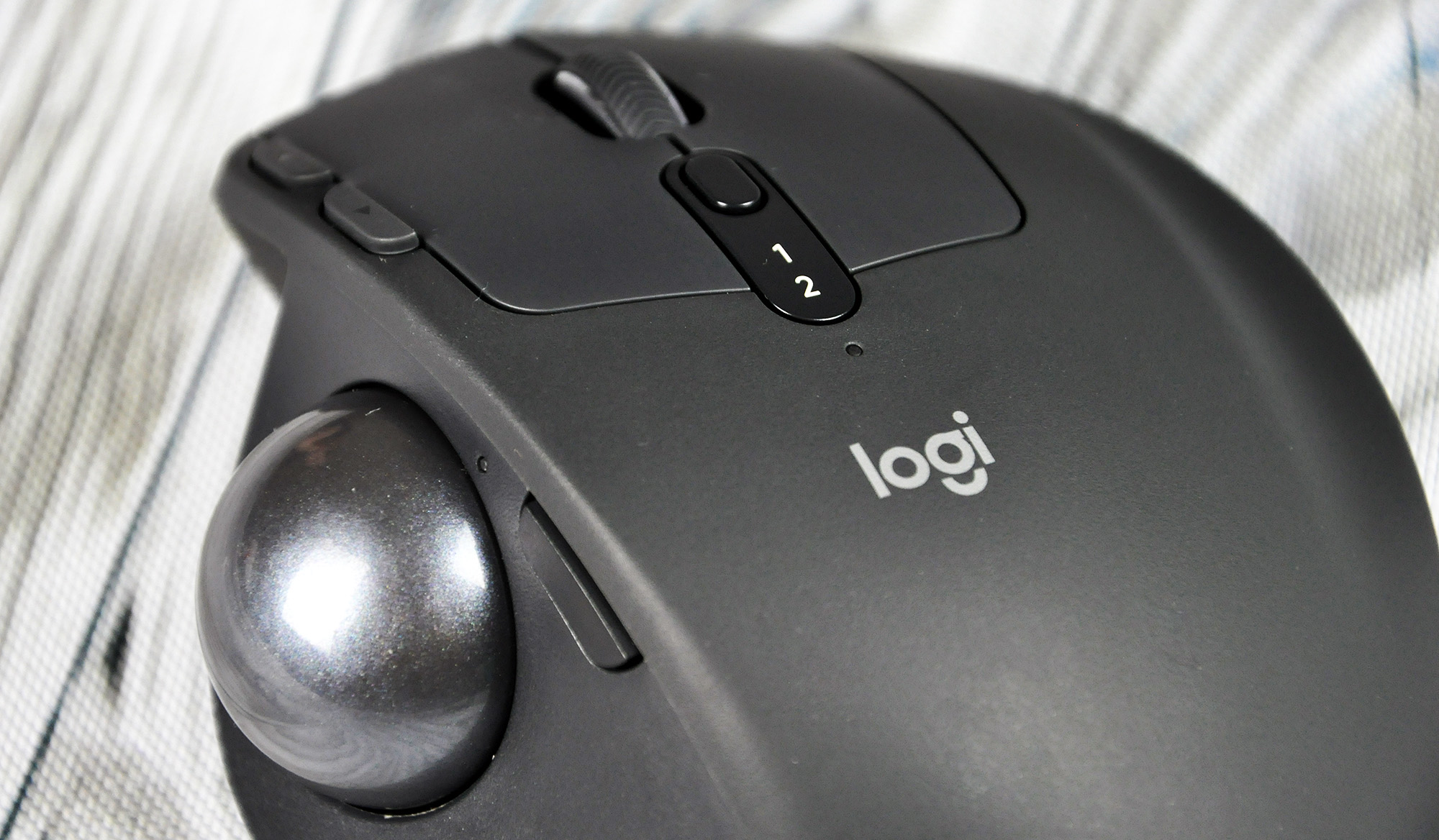 TEST: Logitech MX Ergo – czy trackball może zastąpić myszkę?