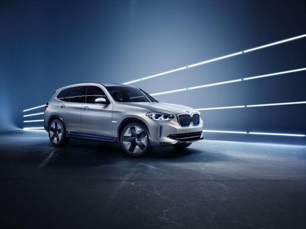 BMW iX3 Concept, czyli elektromobilność wg Bawarczyków