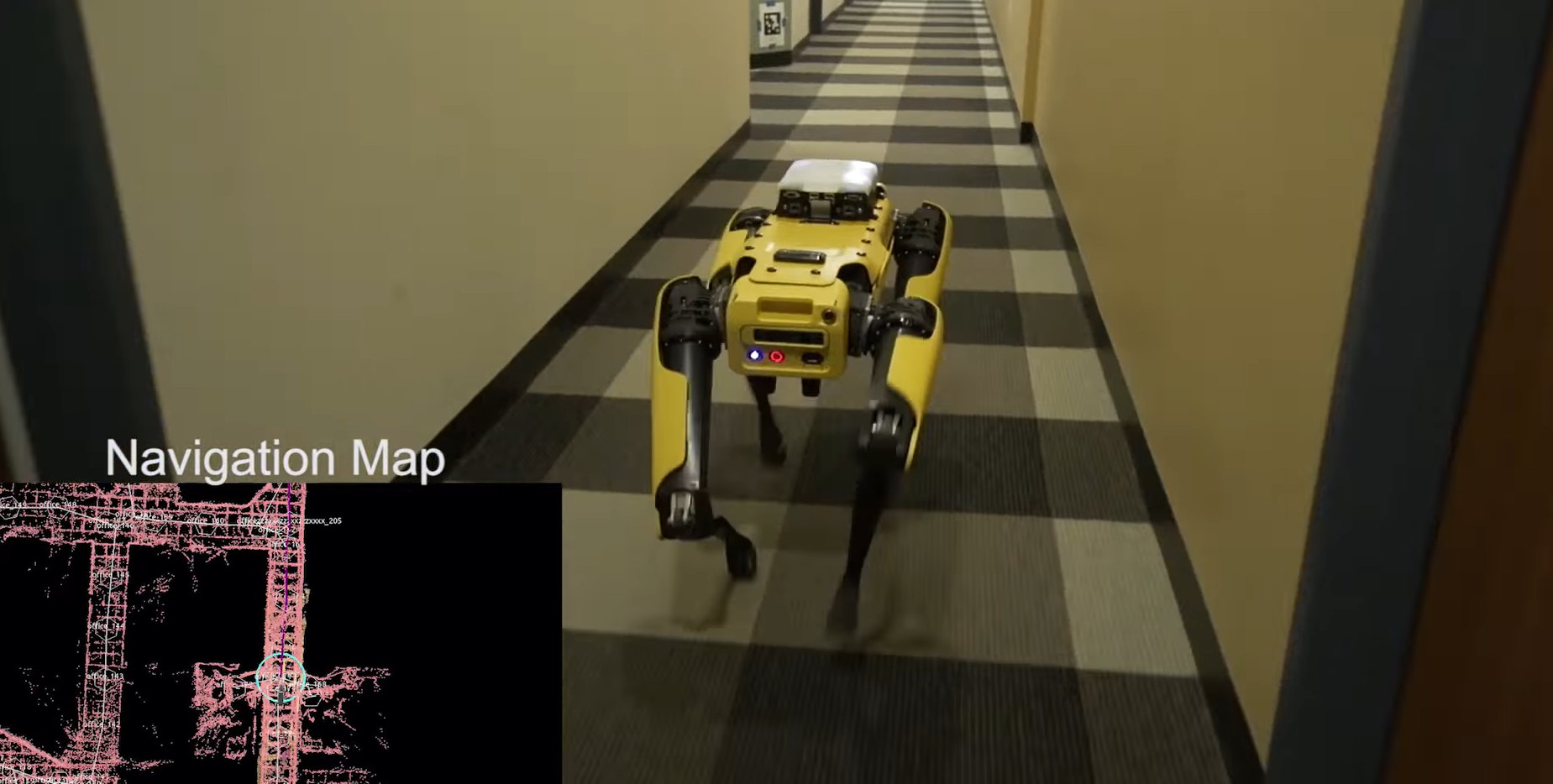 Robo-pies Boston Dynamics po schodach schodzi tyłem