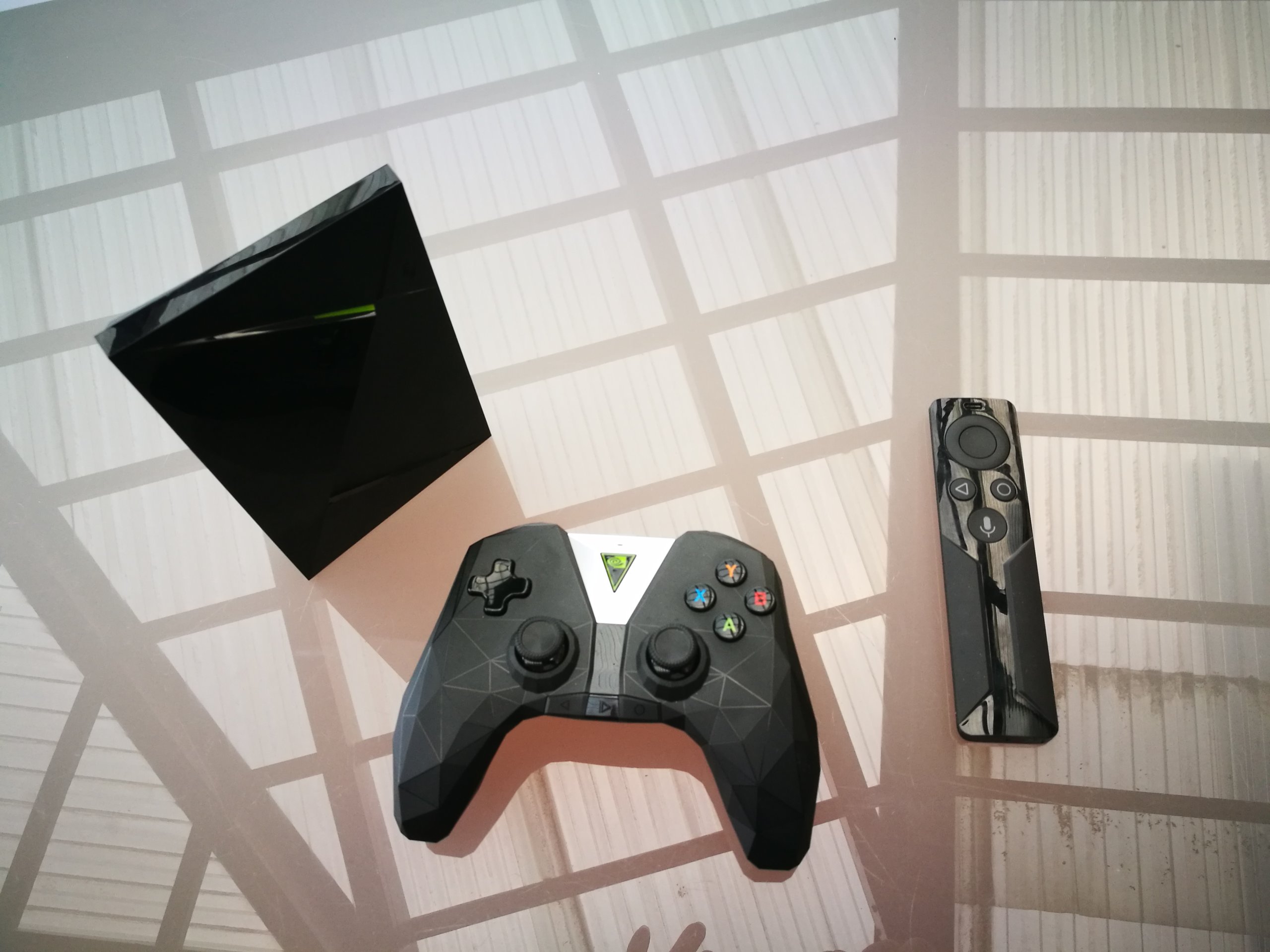 Nvidia Shield TV to konsola z obsługą gier ze Steama, Uplay i Battle.netu (fot. Jacek Tomczyk)
