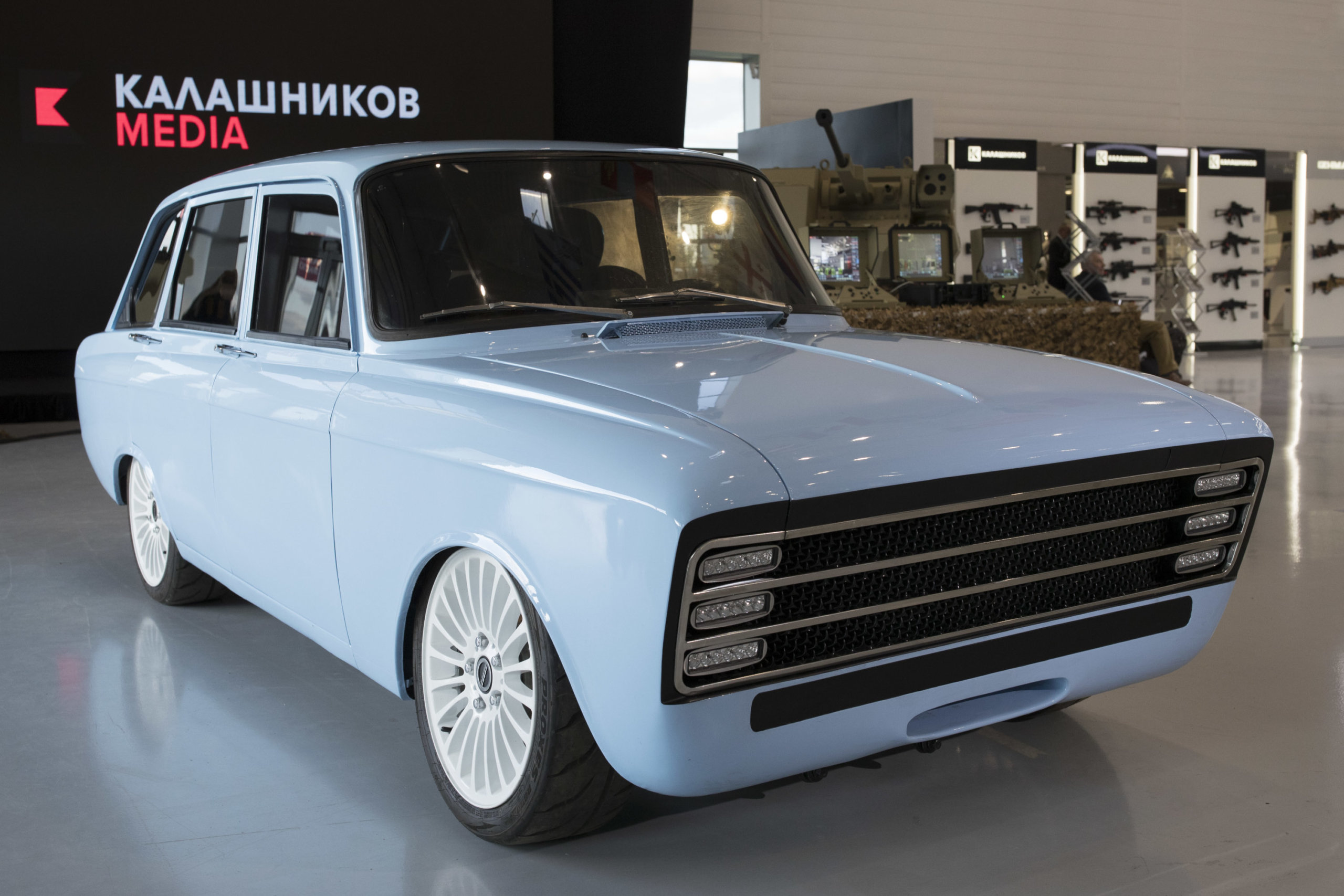 Kałasznikow: elektryczny samochód w stylu retro