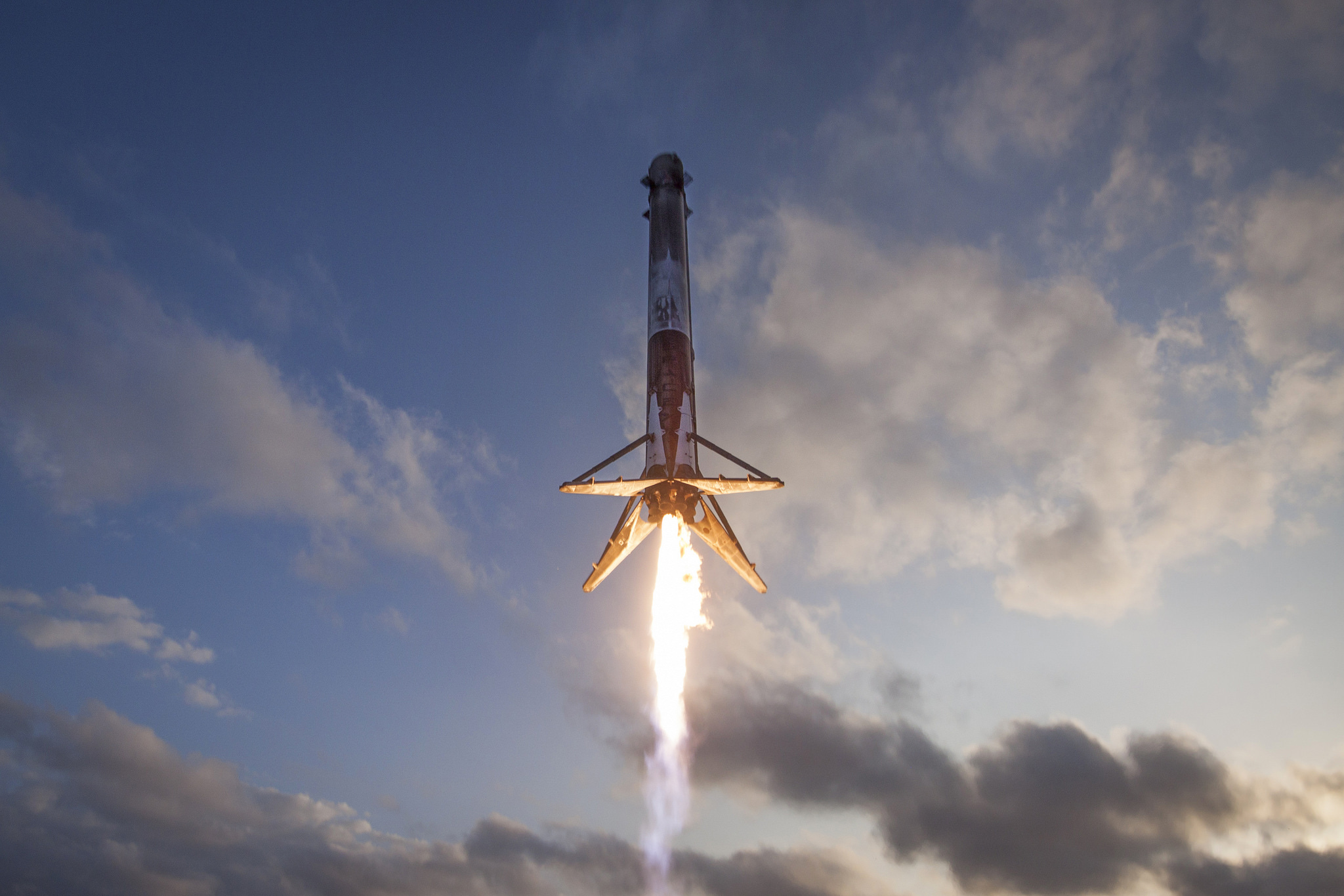 Polskie satelity polecą na pokładzie rakiety Falcon 9 na orbitę okołoziemską