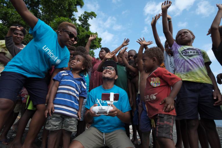 Vanuatu testuje drony transportujące szczepionki