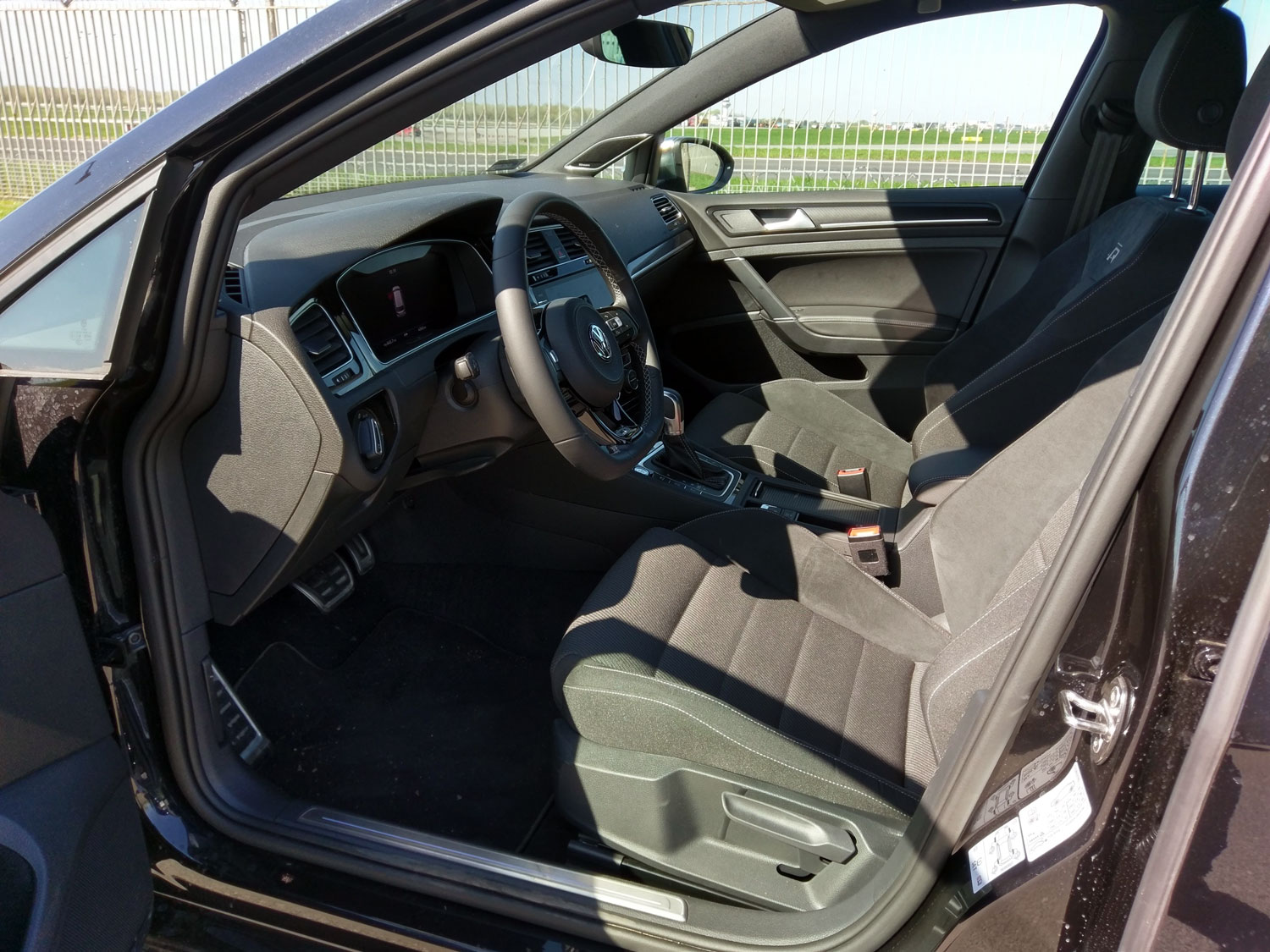 VW Golf R Variant - wnętrze