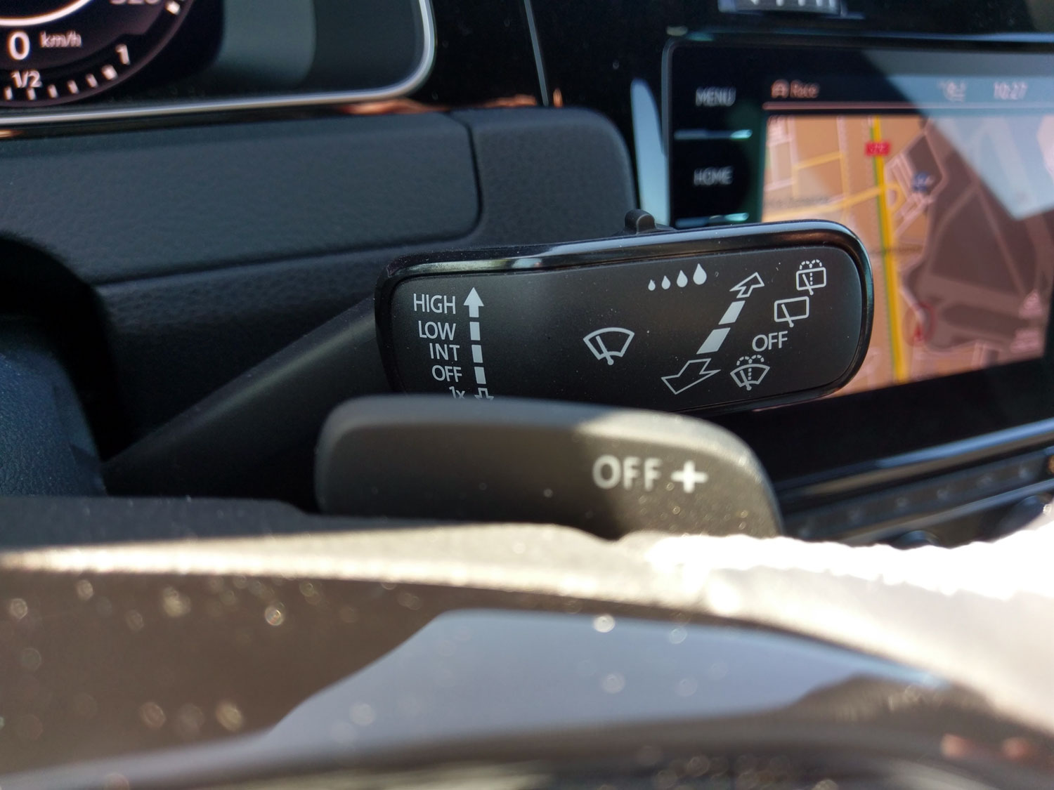 VW Golf R Variant - kokpit