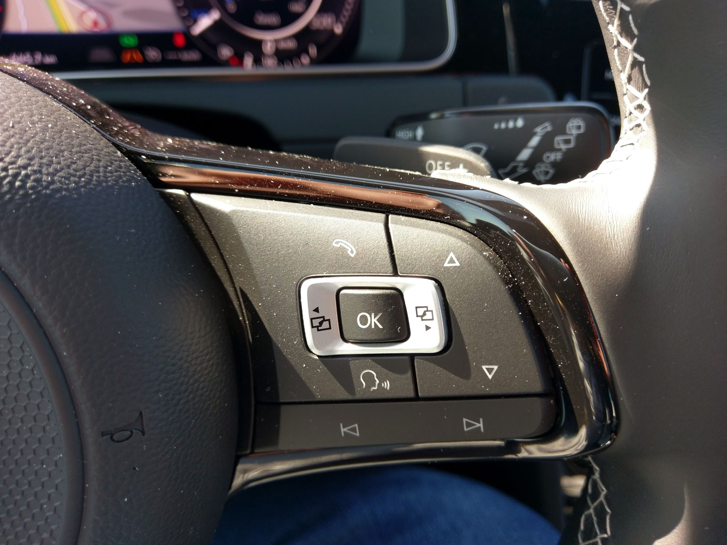 VW Golf R Variant - kokpit