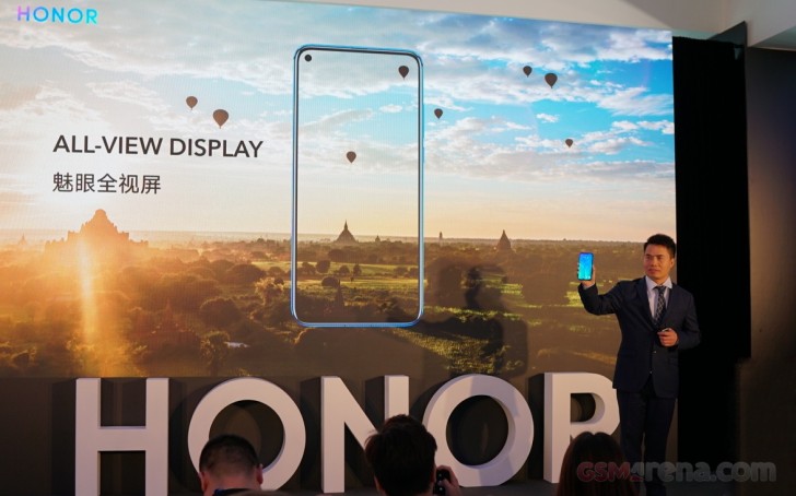 Honor View 20 to pierwszy smartfon z otworem w wyświetlaczu