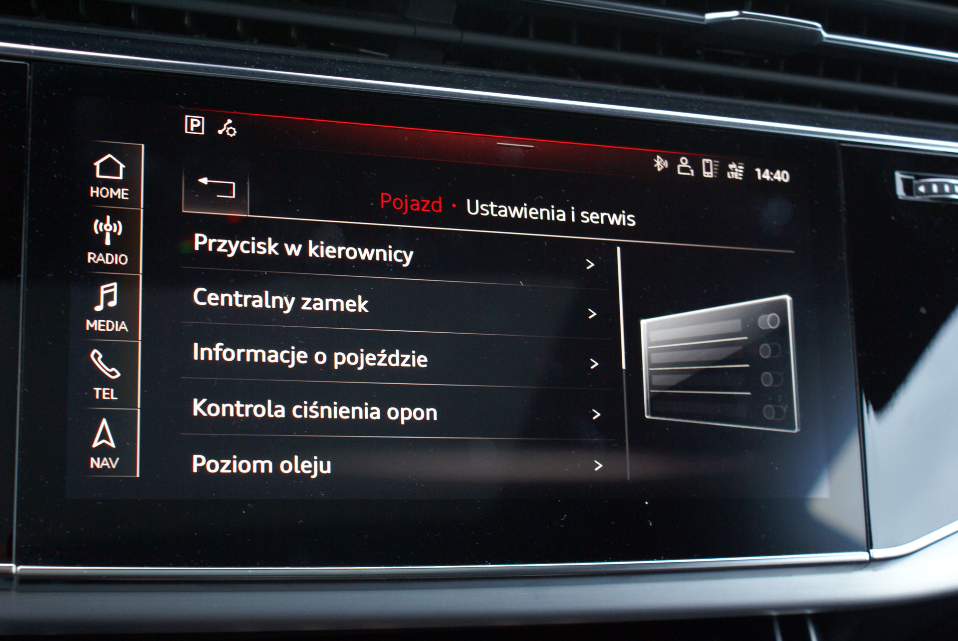 Audi Q8 - asysta kierowcy